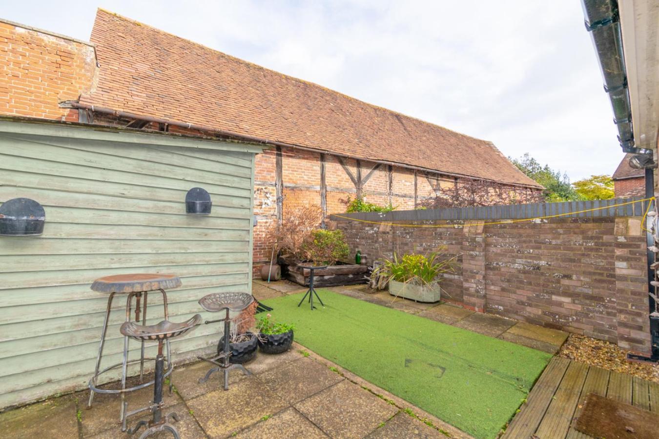 Stylish 2 Bedrooms Cosy & Bright Cottage, Pet Friendly, Sleeps 5, Titchfield Village - Summer Special Offer!! - By Blue Puffin Stays Dış mekan fotoğraf